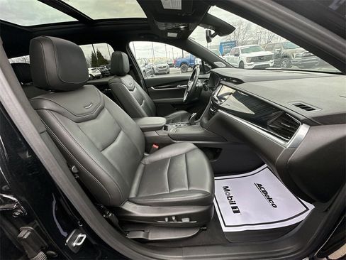 Used 2023 Cadillac XT6 Premium Luxury image 25