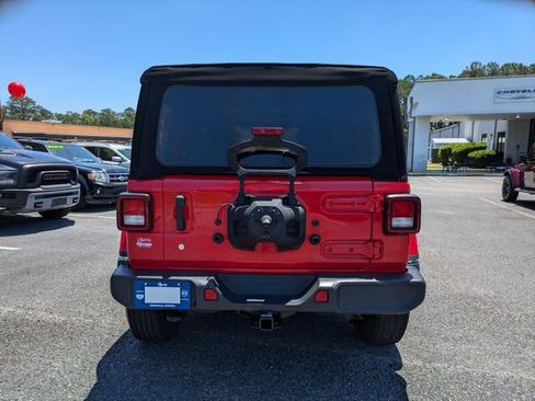 Used 2020 Jeep Wrangler Unlimited Sahara AWD/4WD image 6