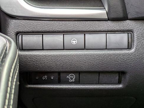 Used 2023 Nissan Rogue SV image 17