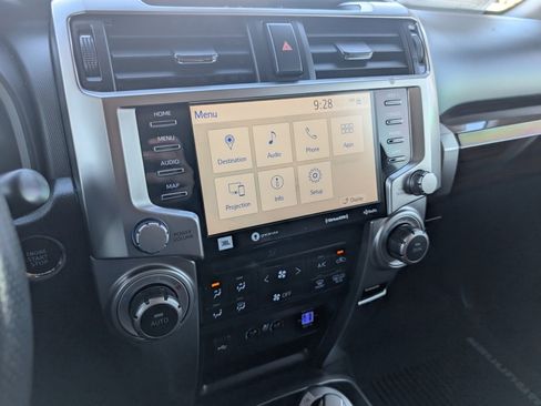 Used 2020 Toyota 4Runner 4WD image 18