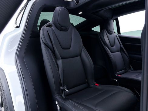 Used 2023 Tesla Model X image 32