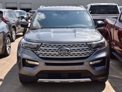 Used 2024 Ford Explorer Limited AWD/4WD image 3