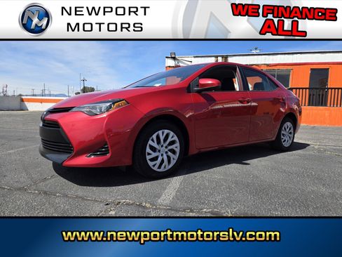 Used 2018 Toyota Corolla LE FWD image 1