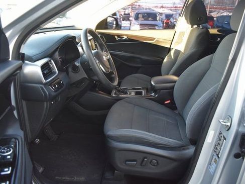 Used 2019 Kia Sorento LX image 13