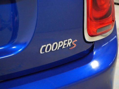 Used 2019 MINI Cooper S w/ Signature Upholstery Package image 20