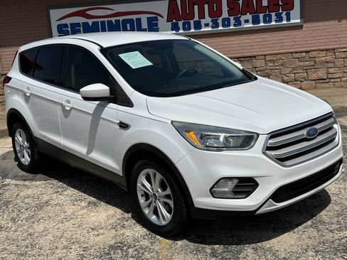 Used 2019 Ford Escape SE FWD image 3