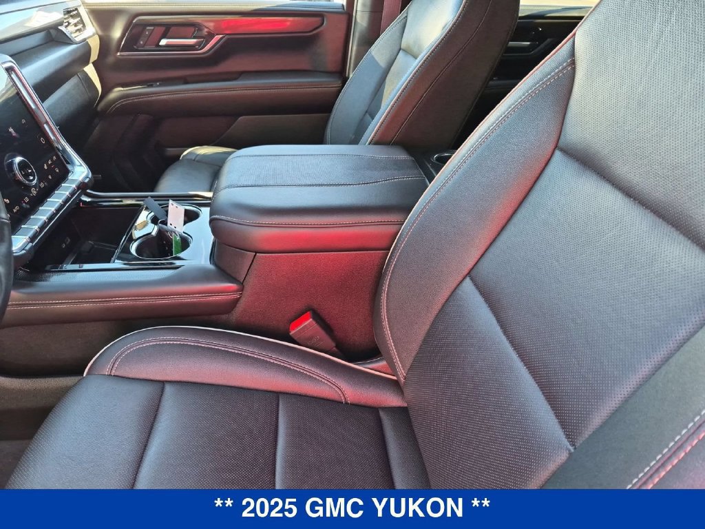 Used 2025 GMC Yukon Elevation AWD/4WD image 14