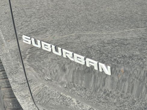 Used 2022 Chevrolet Suburban LT w/ Luxury Package AWD/4WD image 31