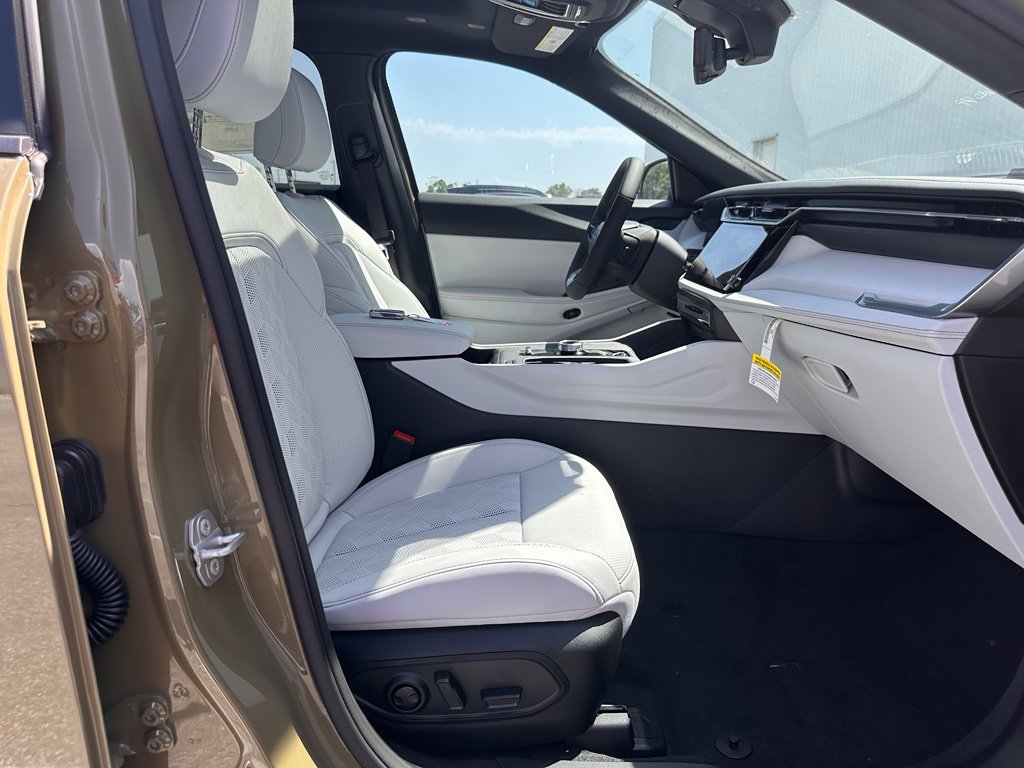 New 2026 Jeep Cherokee Overland w/ Advanced Pro Tech Group AWD/4WD image 29