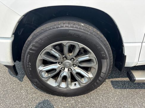 Used 2023 RAM 1500 Laramie AWD/4WD image 13