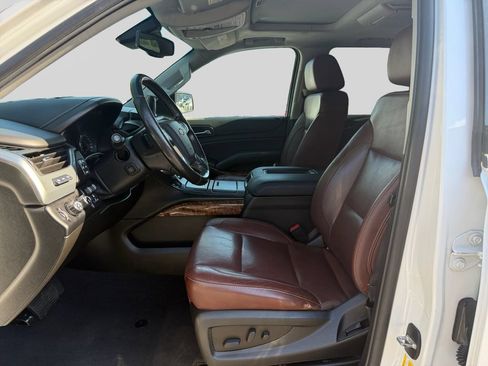 Used 2019 Chevrolet Tahoe Premier w/ Premier Plus Edition AWD/4WD image 14