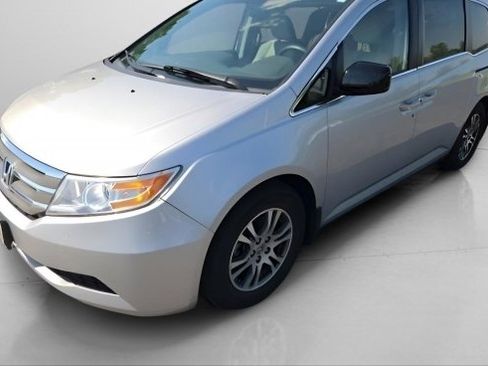 Used 2013 Honda Odyssey EX image 2