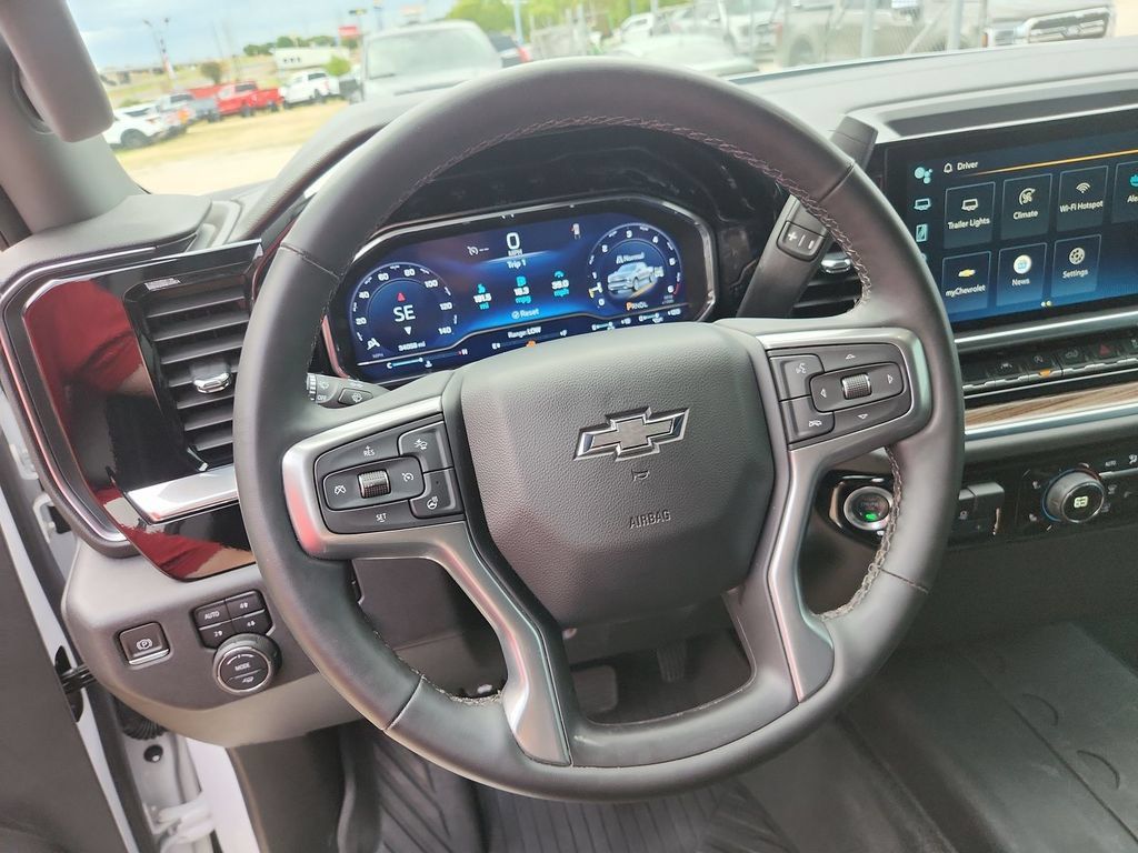 Used 2024 Chevrolet Silverado 1500 RST AWD/4WD image 18