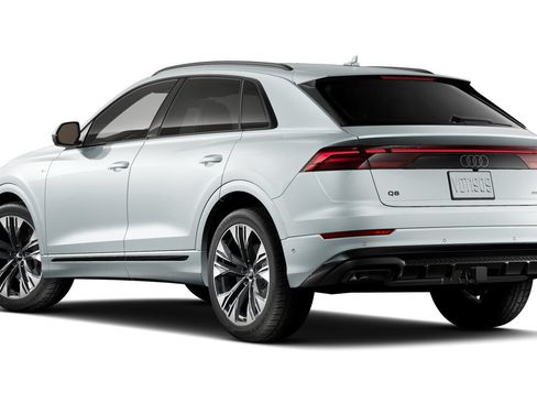 Certified 2025 Audi Q8 Premium Plus w/ Premium Plus Package AWD/4WD image 2