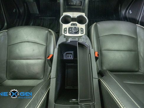 Used 2020 GMC Terrain Denali w/ Denali Premium Package AWD/4WD image 32