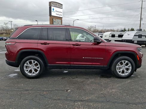 Used 2023 Jeep Grand Cherokee Limited w/ Luxury Tech Group II AWD/4WD image 26