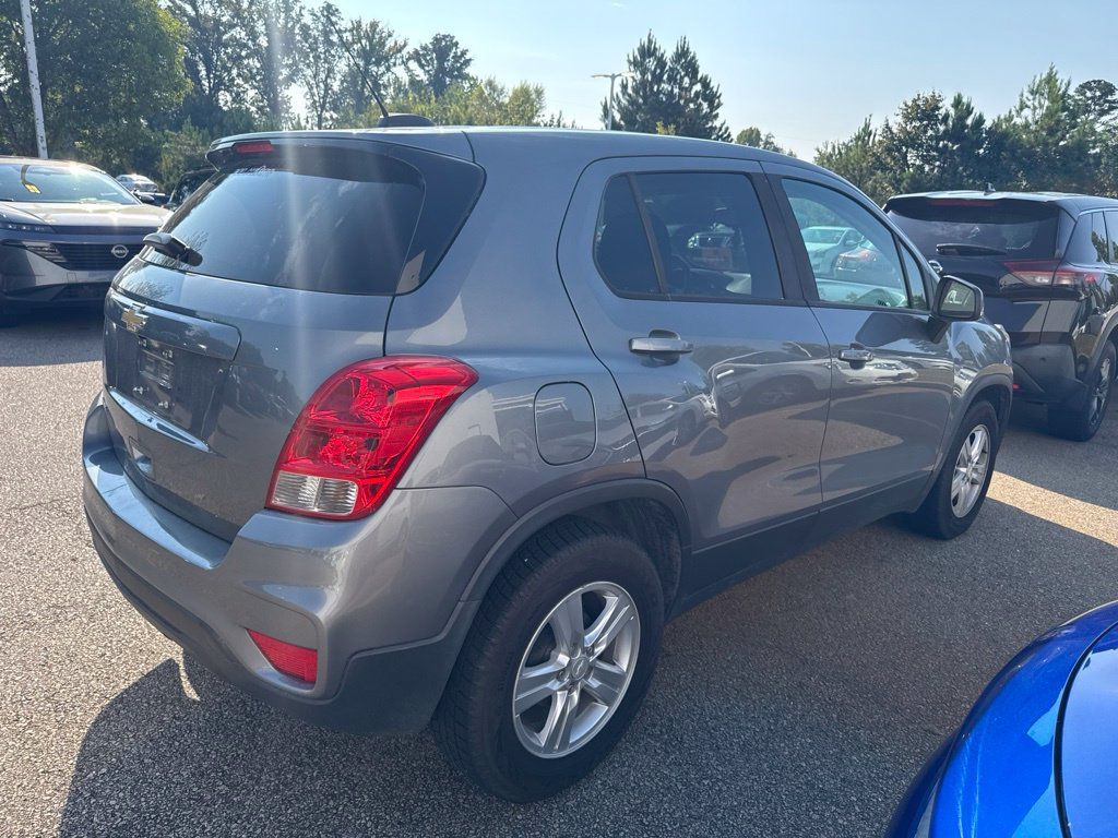 Used 2020 Chevrolet Trax LS w/ Tint and Cruise Package FWD image 3