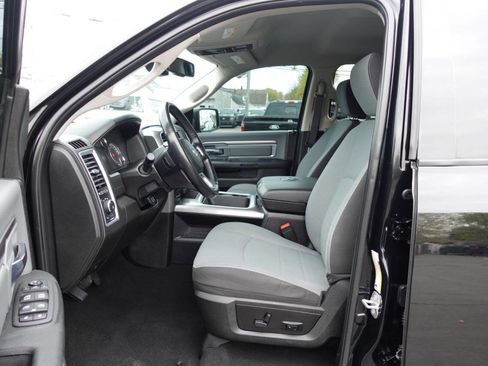 Used 2023 RAM 1500 Classic SLT w/ Electronics Convenience Group AWD/4WD image 17