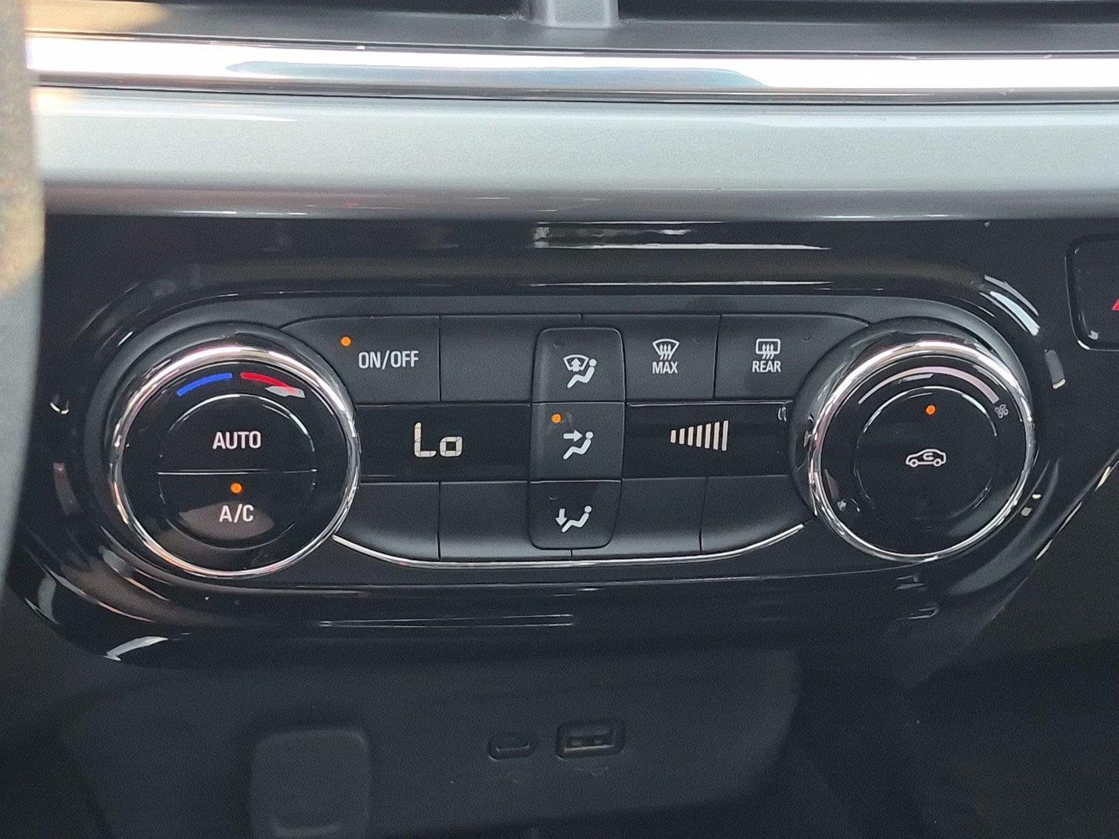 Used 2025 Chevrolet Trax LT FWD image 27