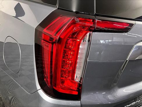 Used 2021 GMC Yukon Denali w/ Denali Premium Package RWD image 27