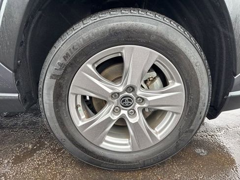 Used 2023 Toyota RAV4 XLE image 32