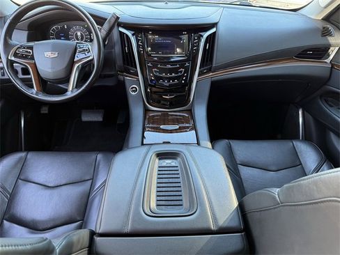 Used 2020 Cadillac Escalade 2WD image 8