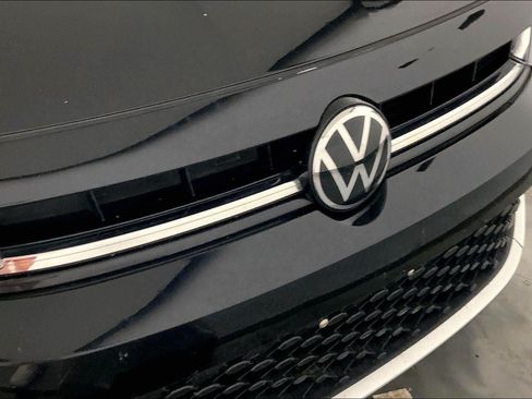 Used 2025 Volkswagen Jetta SE FWD image 29