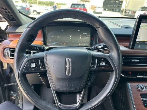 Used 2022 Lincoln Aviator Reserve w/ Elements Package Plus RWD image 7