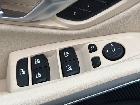 Used 2025 BMW 330i Sedan w/ Convenience Package image 13