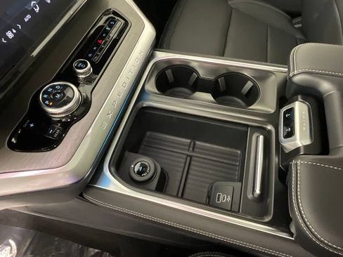 New 2026 Ford Expedition Platinum w/ Driver's Package AWD/4WD image 18