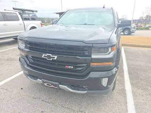 Used 2018 Chevrolet Silverado 1500 LT w/ All Star Edition image 9