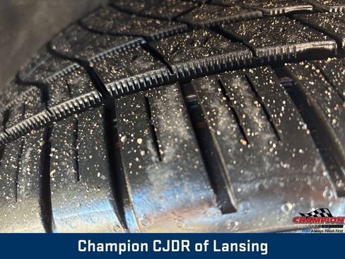 Used 2018 Jeep Grand Cherokee SRT image 3