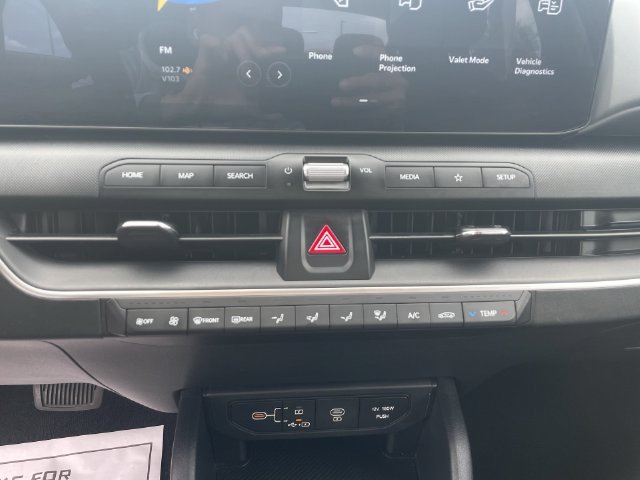 Used 2025 Kia K4 FWD image 24