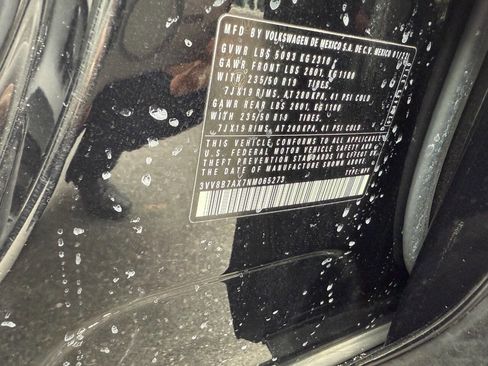 Used 2022 Volkswagen Tiguan SE R-Line image 25