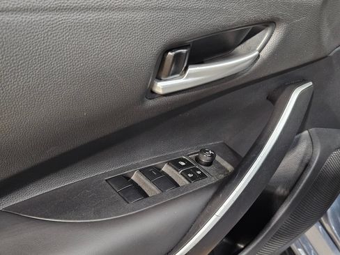 Used 2025 Toyota Corolla SE FWD image 21