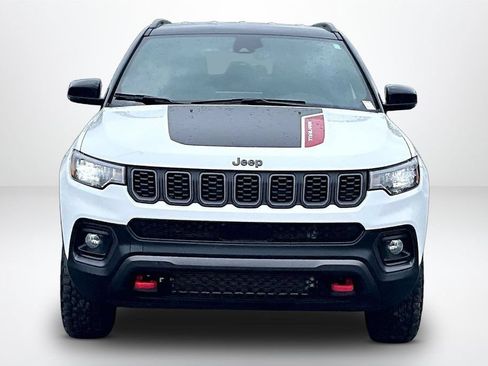 Used 2025 Jeep Compass Trailhawk AWD/4WD image 2