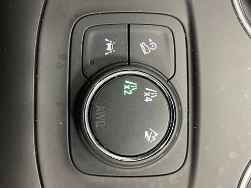 Used 2024 GMC Terrain SLT AWD/4WD image 20