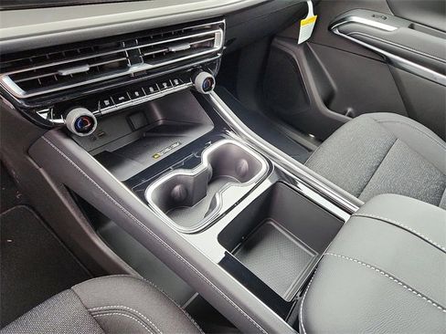 New 2026 Chevrolet Traverse LT w/ Driver Confidence Package image 19