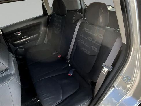 Used 2013 Kia Soul + FWD image 22