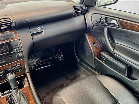 Used 2006 Mercedes-Benz C 350 Sedan image 20