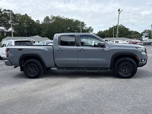 Used 2025 Nissan Frontier PRO-4X AWD/4WD image 6