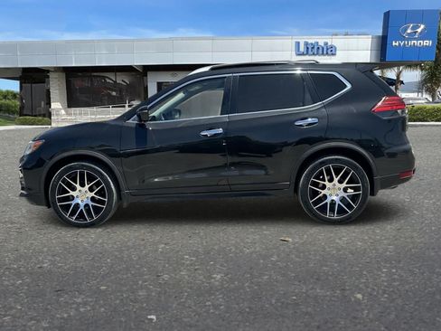 Used 2017 Nissan Rogue S w/ S Appearance Package FWD image 6