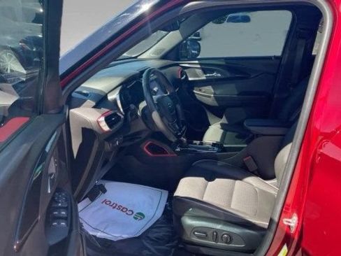 Used 2022 Chevrolet TrailBlazer RS w/ Sun and Liftgate Package FWD image 8