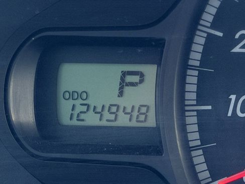 Used 2011 Toyota Sienna LE FWD image 43