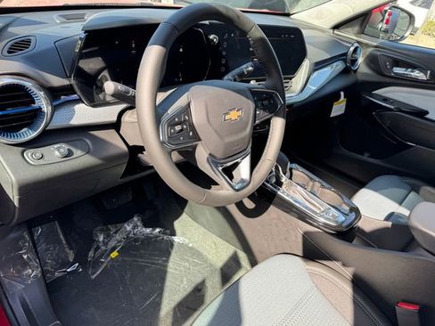 New 2026 Chevrolet Trax LT w/ Driver Confidence Package image 12