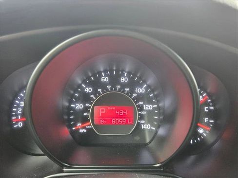 Used 2015 Kia Soul + image 11