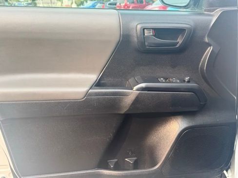 Used 2022 Toyota Tacoma SR image 15