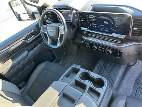 Used 2024 Chevrolet Silverado 3500 LT w/ Convenience Package image 11