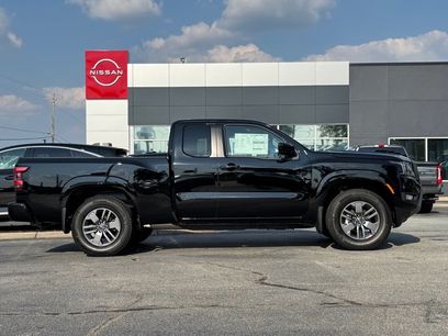 New 2025 Nissan Frontier SV w/ SV Convenience Package
