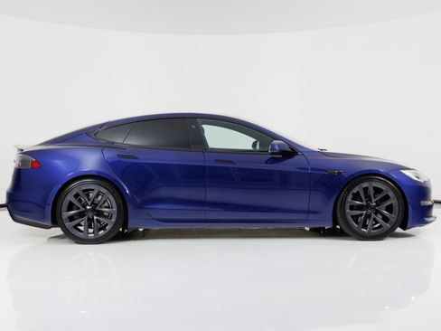 Used 2022 Tesla Model S Plaid AWD/4WD image 2